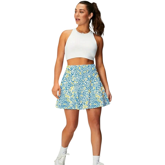 Boutique Dresses & Skirts - Floral Patterned Athletic Skort w/ Phone Pocket (XXL) NWT!